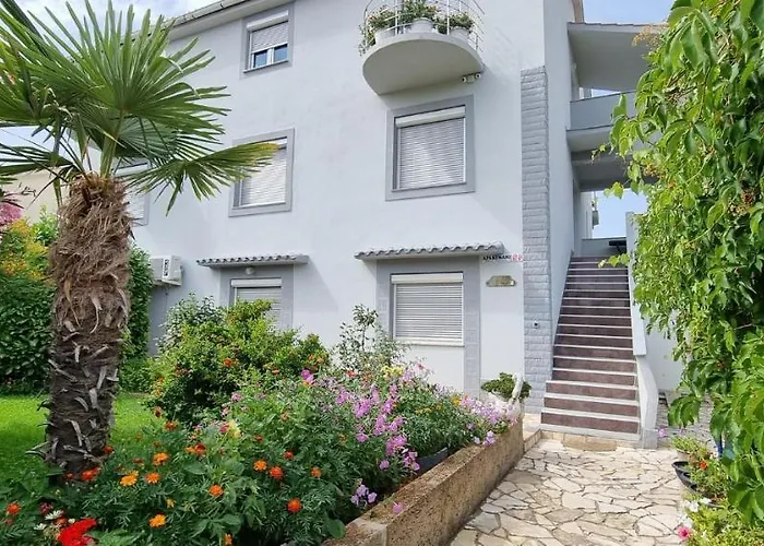 Bella Nina Apartments
